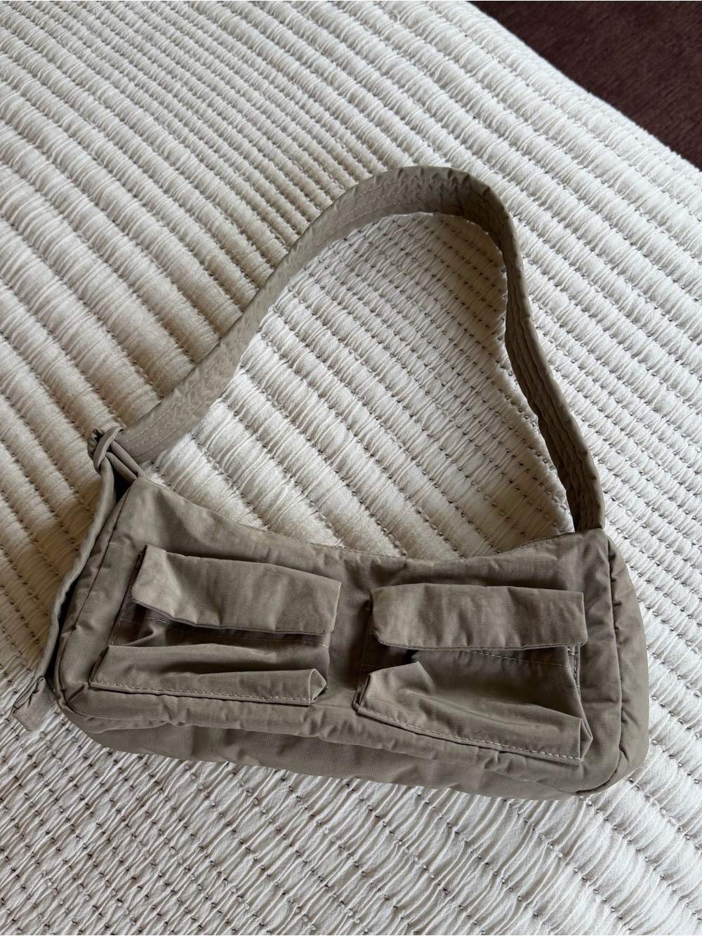 Baggu Cargo Shoulder Bag in Dove
